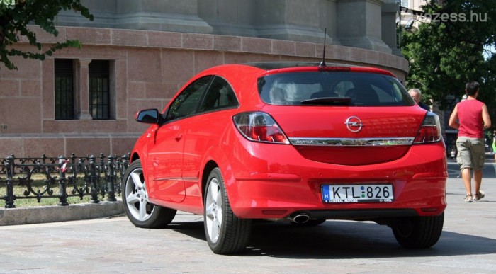 Ami turbós, csak jó lehet 11 | Vezess Jó lenne, csak drágább a 150 lóerős dízelnél