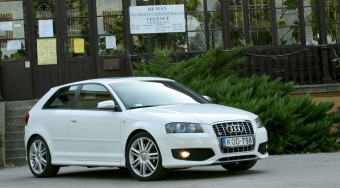 A szőkék hánynak tőle