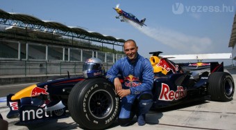 Palikból lassan F1 pilóta lesz