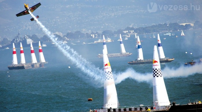 Vigyázat mélyvíz, csak a bójáig!