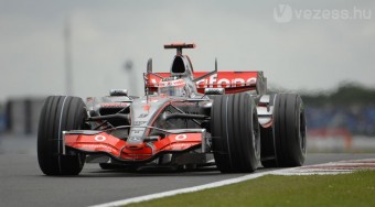 Alonso másolja Coulthardot - videó