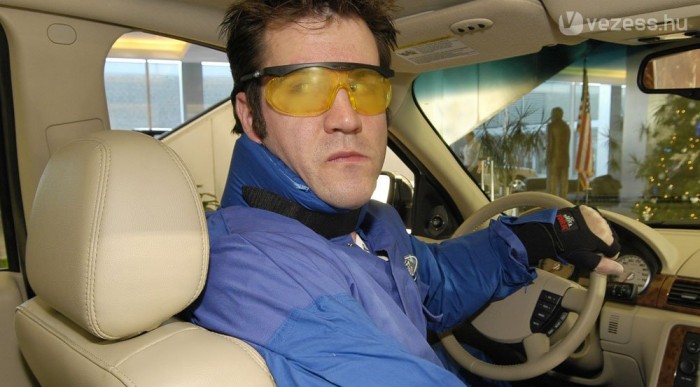 Méhészekkel erősít a Ford