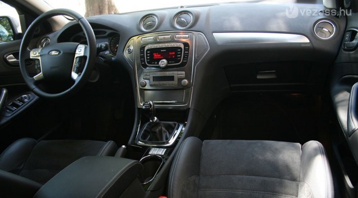 Pofás, de van bent pár furcsa megoldás