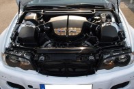 V10-es az M3 CSL orrában