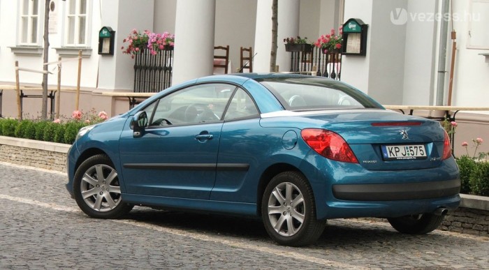Teszt: Peugeot 207 CC 1,6 11 | Vezess Ötmillióért benne van minden