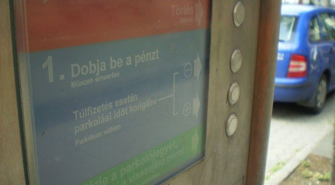 Dobja be a pénzt!