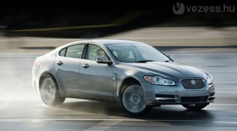 Elbaltázott új Jaguar