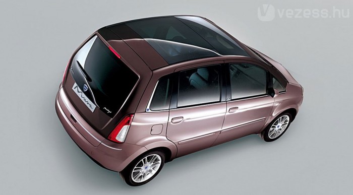 70 literrel nőtt a csomagtér