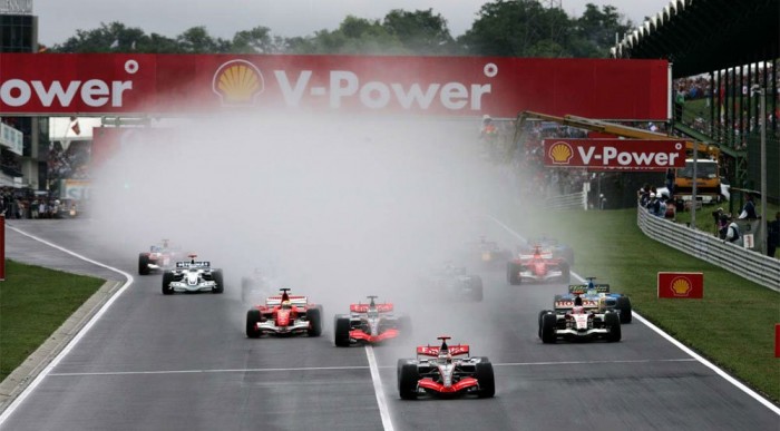 Idén is esik a Magyar Nagydíjon? 6 | Vezess Tavaly minden borított az eső. És idén?