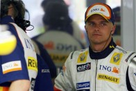 Monza: Heikki Kovalainen rovata 10