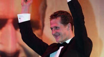 Schumit kitüntették