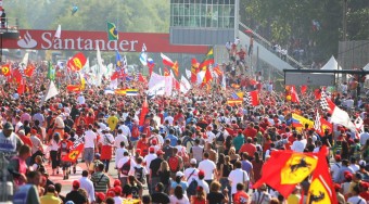 Az olaszok temetik a Ferrarit