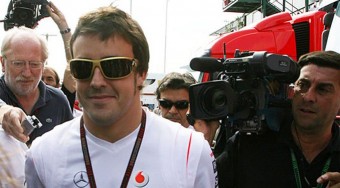 Alonso hátbaszúrja a McLarent?!