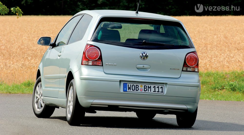 A Volkswagen és a kék járművek 5