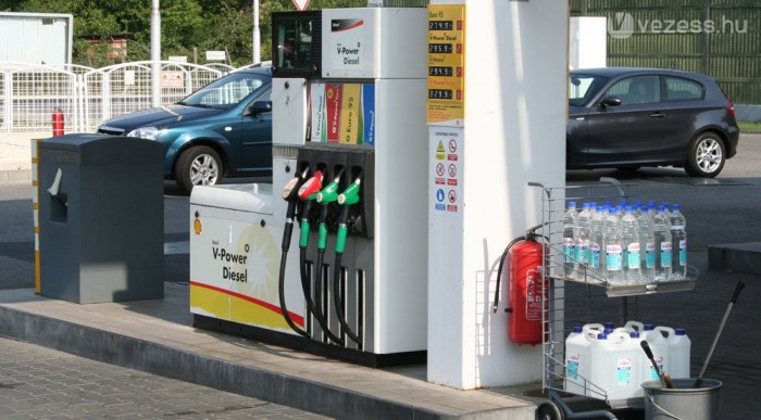 Néhány kútoszlopnál egyféle dízel van csak