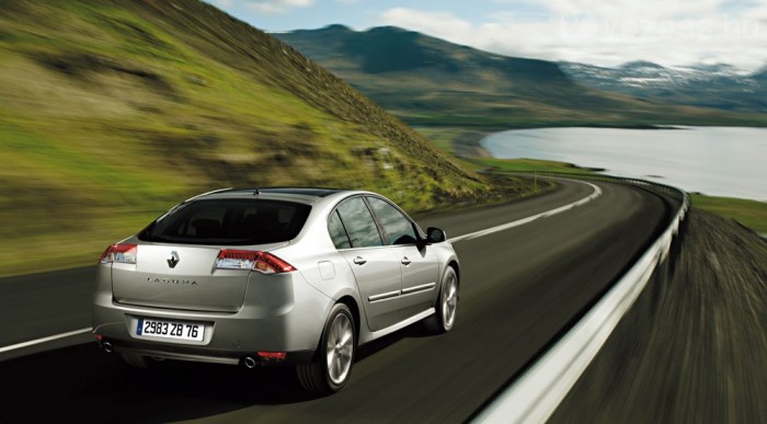 Négykerék-kormányzás a Lagunában