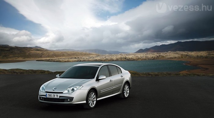 Nem éri meg a hibrid 3 | Vezess A Lagunában is jól teljesít az 1,5-ös dízel