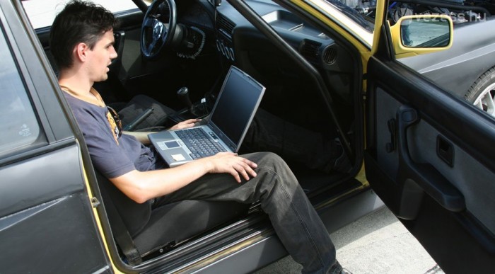 Laptopról állítható a motorvezérlés