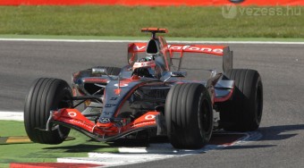 Alonso az élen, a Ferrari sehol sincs