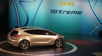 Konnektorról tölthető Opel