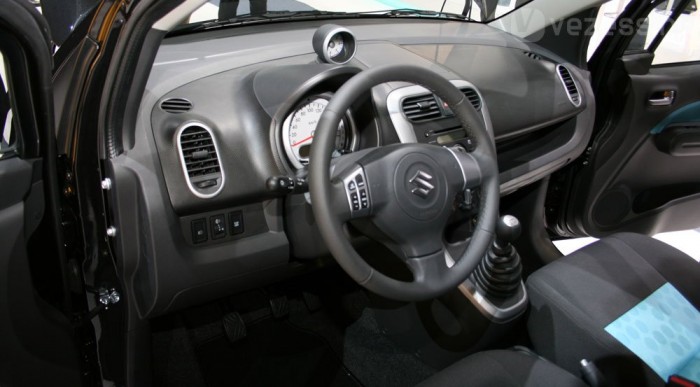 Ránézésre csinos a belső, de kár tapperolni