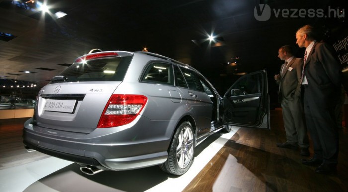 Most először látható a C kombi is