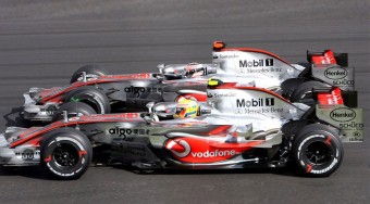 Hamilton nekiment Alonsónak