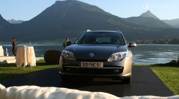 Párnával és heggyel sem lett szebb