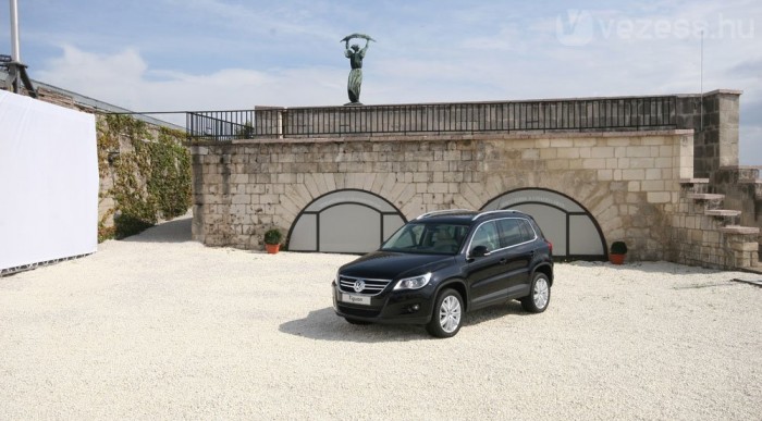 Bébi Touareg 6 | Vezess FEkete-fehér