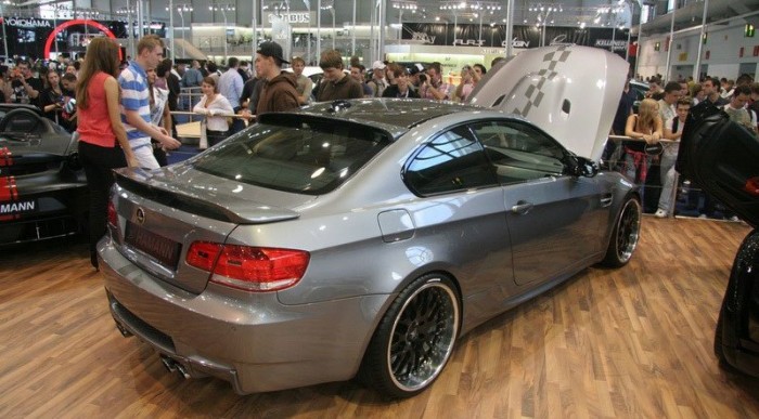 Spéci BMW-k, spéci motorral 8 | Vezess 420 helyett 560 lóerő tépi fel az aszfaltot