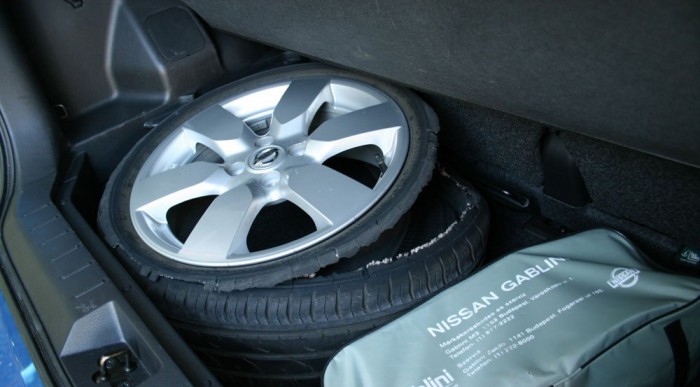 Ez lett durrdefekt után