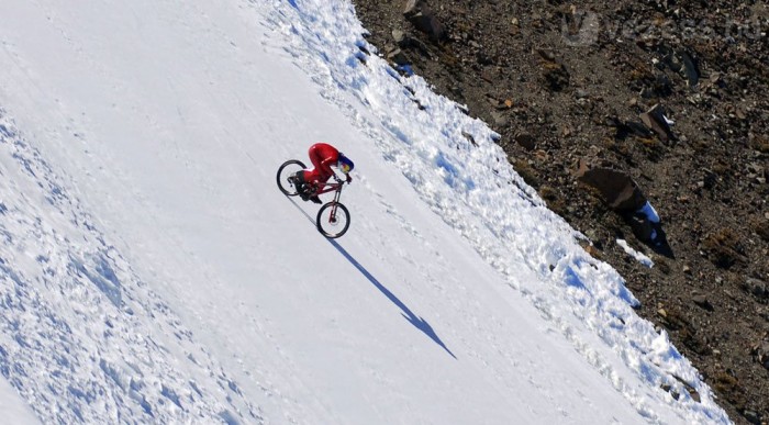 Biciklivel 210-zel 5 | Vezess Nem volt kéznél a síléc