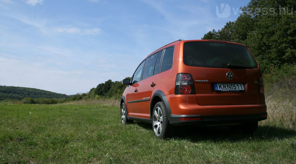 Teszt: Volkswagen Cross Touran 6