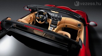 Négyüléses kabrió a Ferraritól