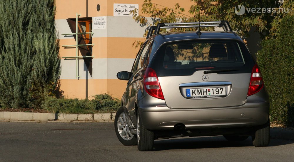 Olyan, mintha kibicsaklott volna az első kerék, pedig nem is