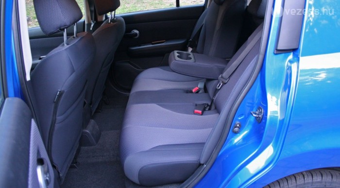Hátratolt üléssel tényleg ilyen tágas