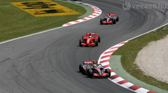 Hárman esélyesek a vb címre