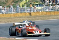 Villeneuve Ferrarija 77-ben a nézők között landolt