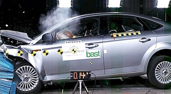 Törhetetlen a Mondeo - öt csillag