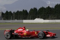 Rangadóra készül a Ferrari 16