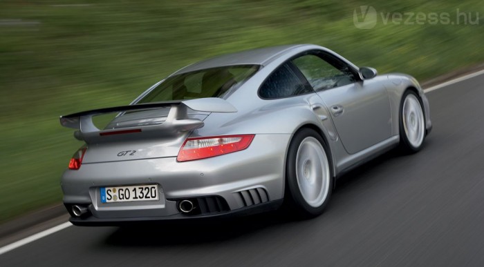 530 lóerő hátsó keréken