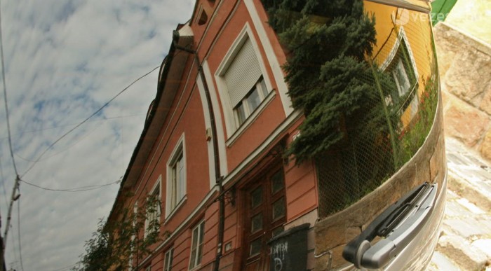 Gyári megoldás a fóliás sötétítés