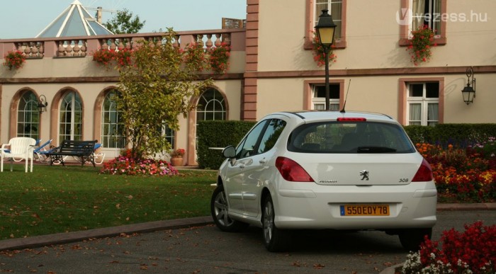 Vezettük: Peugeot 308 11 | Vezess Szélesebb a nyomtáv, ettől is annyira stabil