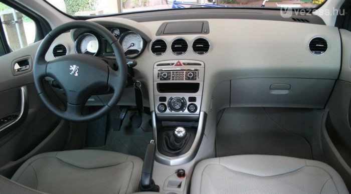 Vezettük: Peugeot 308 7 | Vezess Sok konkurenst lelépett a belső tér
