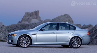 Újra van BMW M3 limuzin