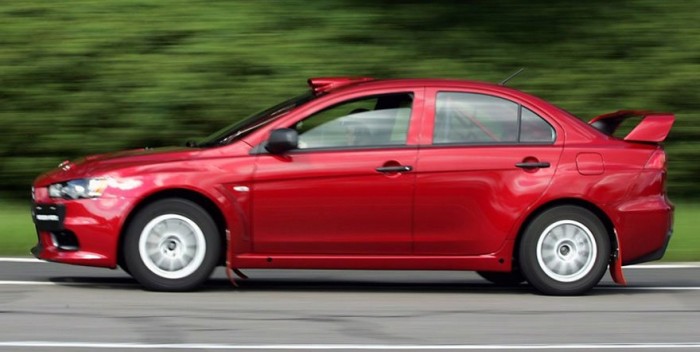 Versenyautó a Mitsubishitől 6