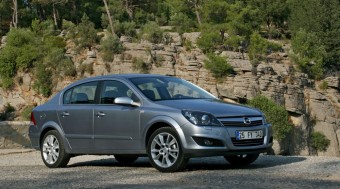 Vezettük: Új Opel Astra Sedan