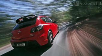 Sport-Mazda felpiszkálva