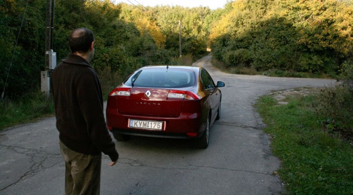 Teszt: Renault Laguna 2.0 dCi 9 | Vezess Innen nem túl szép
