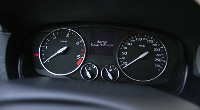 Teszt: Renault Laguna 2.0 dCi 8 | Vezess Nagy a turbólyuk, de utána megindul